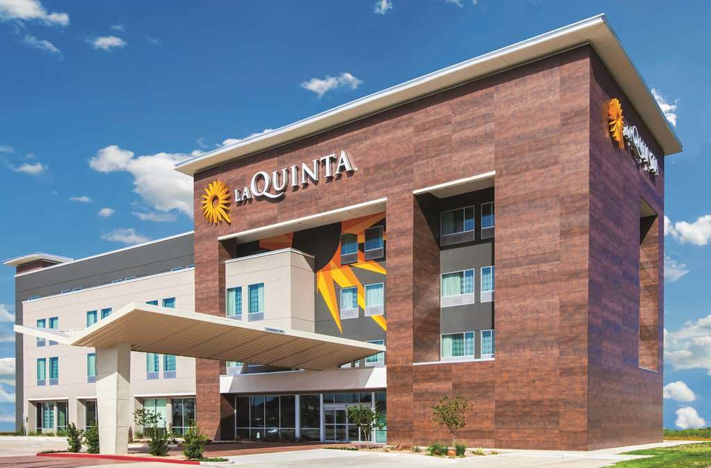 La Quinta Inn And Suites By Wyndham Houston Spring South Exterior photo